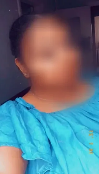 Amira, 29