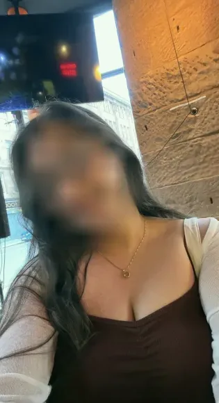 Aylin, 24