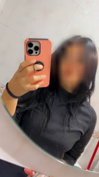 Chiara, 30