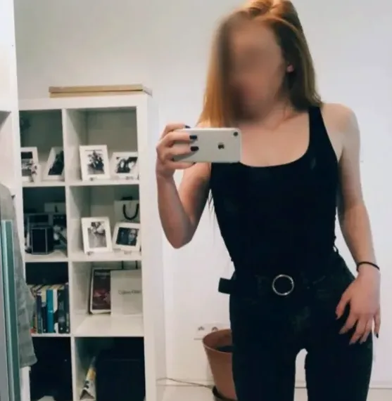 Claudia, 36