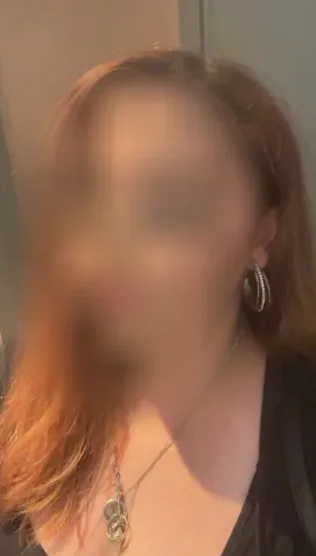 Laura, 24