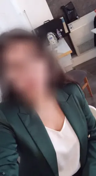Leonie, 27