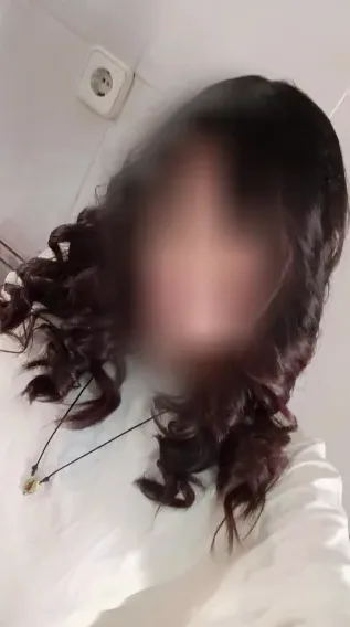 Marie, 18