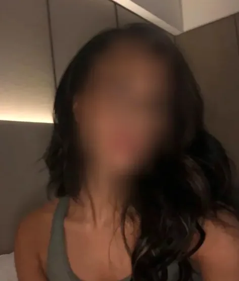 Neele, 33