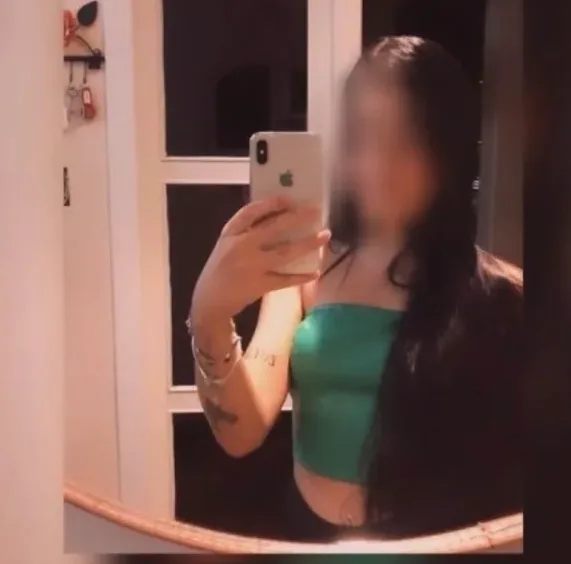 Rebecca, 20