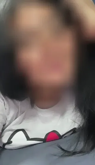 Sabrina, 25