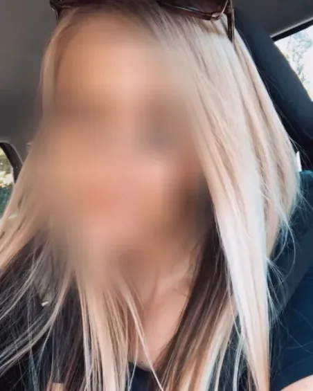 Stefanie, 35