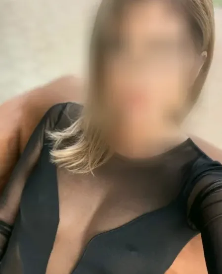Yasmin, 29